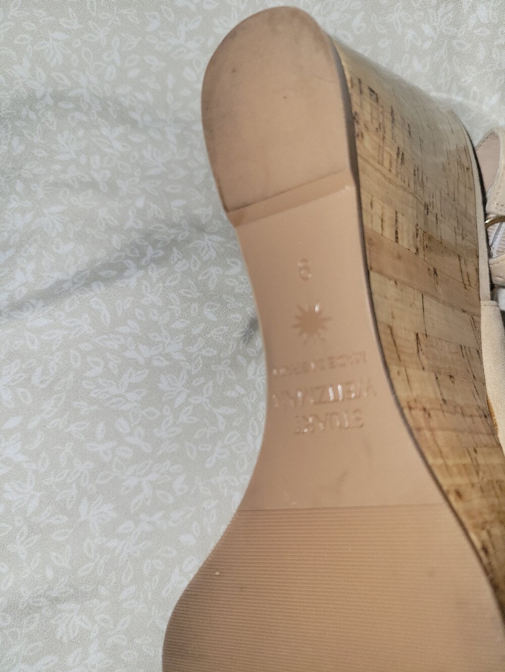 Stuart Weitzman - Picture 3 of 4